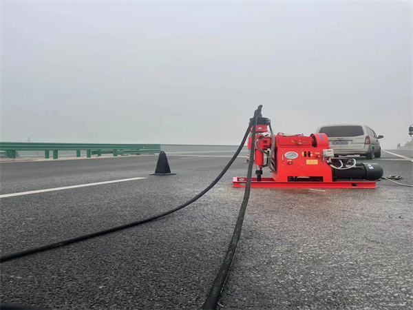 芒市马路路基路面开裂下沉注浆加固灌浆